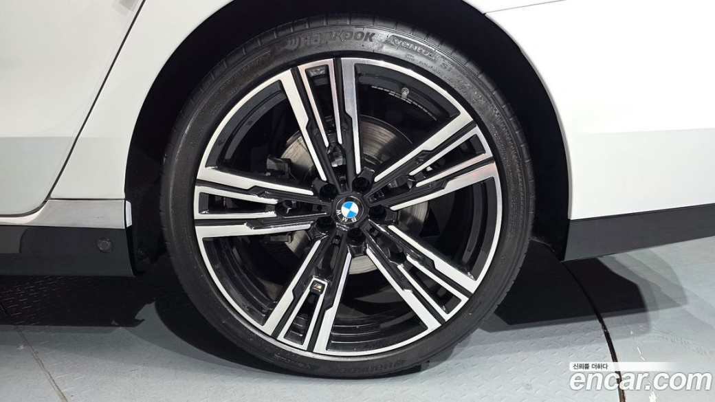 BMW 7-Series 740d xDrive M Sport, 2025