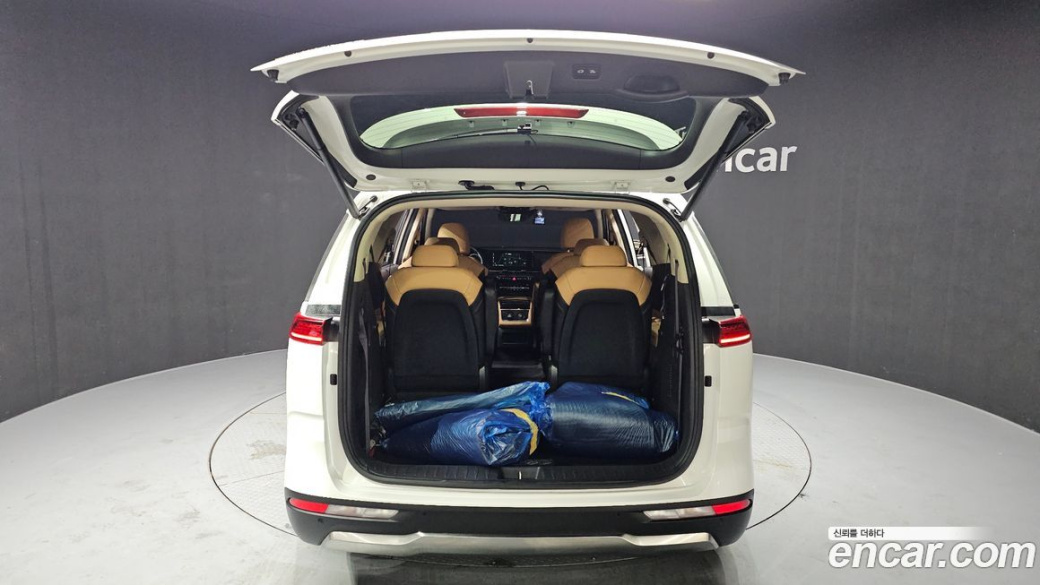 Kia Carnival 9-Seater Signature, 2022