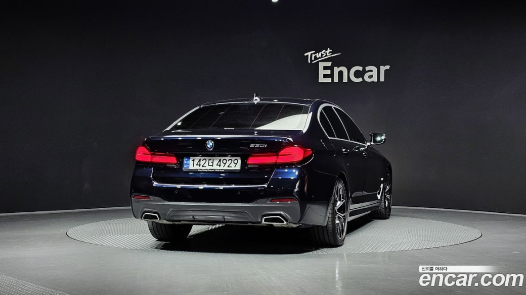 BMW 5-Series 530i M Sport Package, 2023