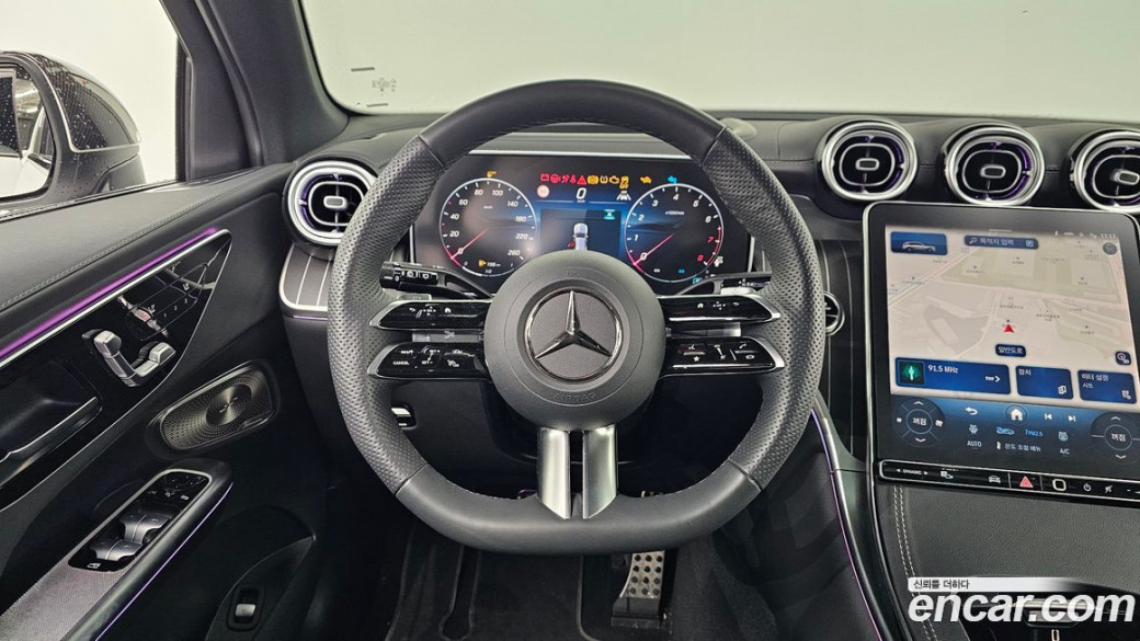Mercedes-Benz GLC-Class GLC300 4MATIC AMG Line, 2025