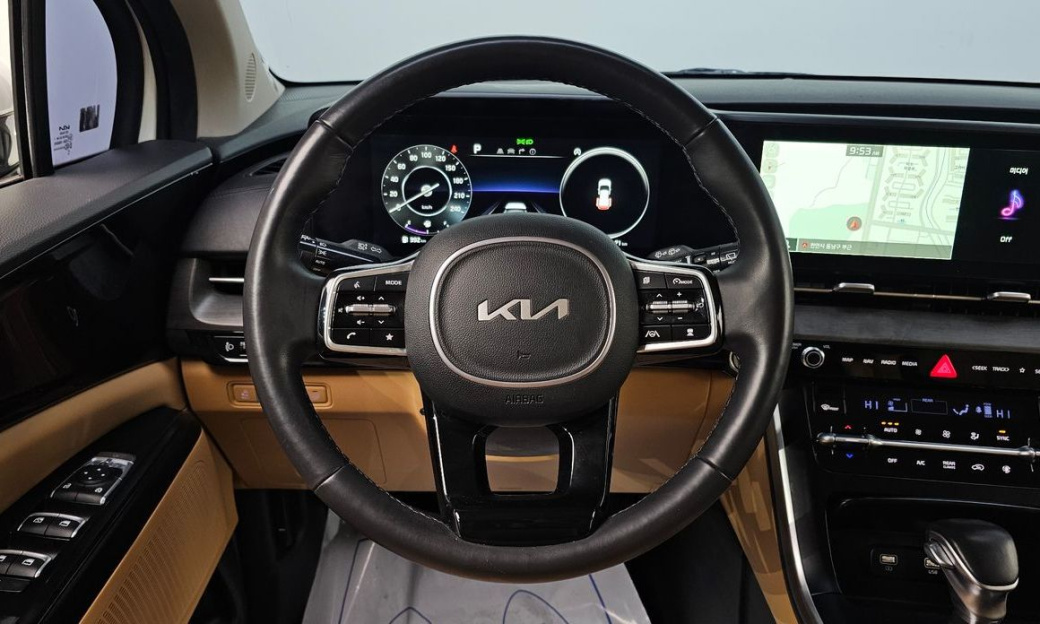 Kia Carnival 9-Seater Prestige, 2023