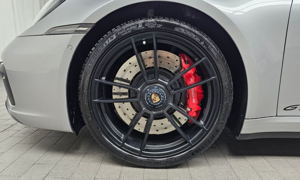 Porsche 911 Carrera 4 GTS Cabriolet, 2022