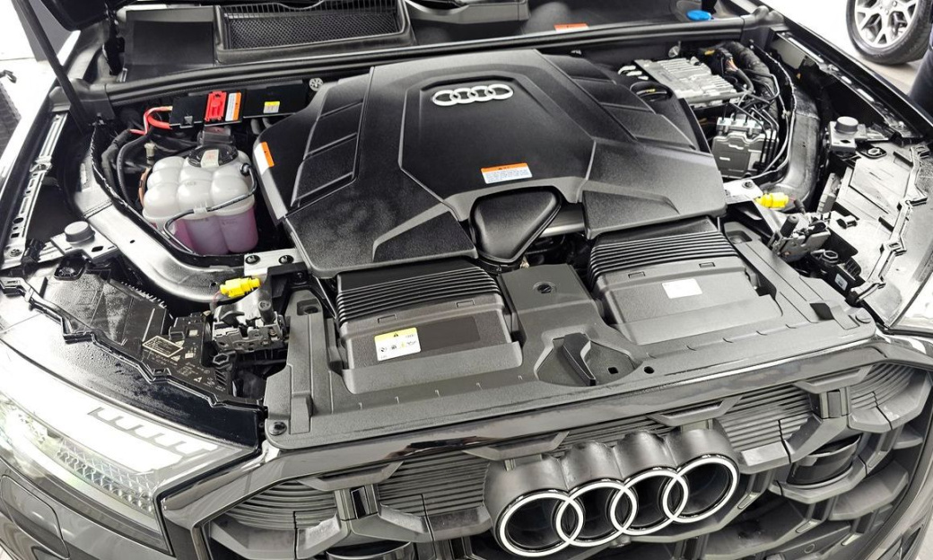 Audi Q7 55 TFSI Quattro Premium, 2025
