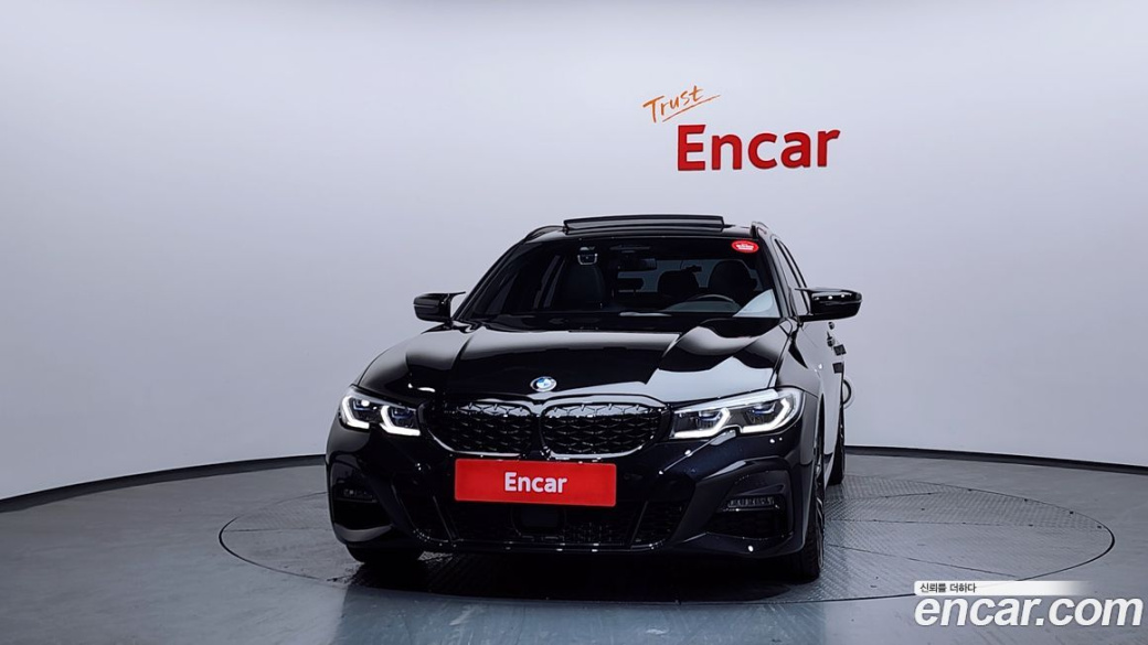 BMW 3-Series 320d Touring M Sport, 2022