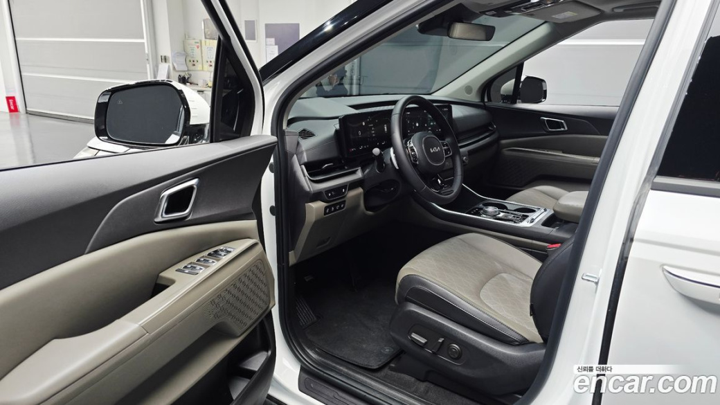 Kia Carnival 9-Seater Noblesse, 2025