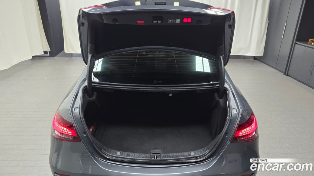 Mercedes-Benz E-Class E250 AMG Line, 2023
