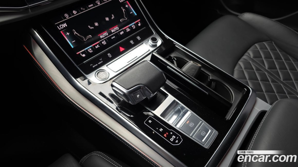 Audi Q8 55 TFSI Quattro Premium, 2023