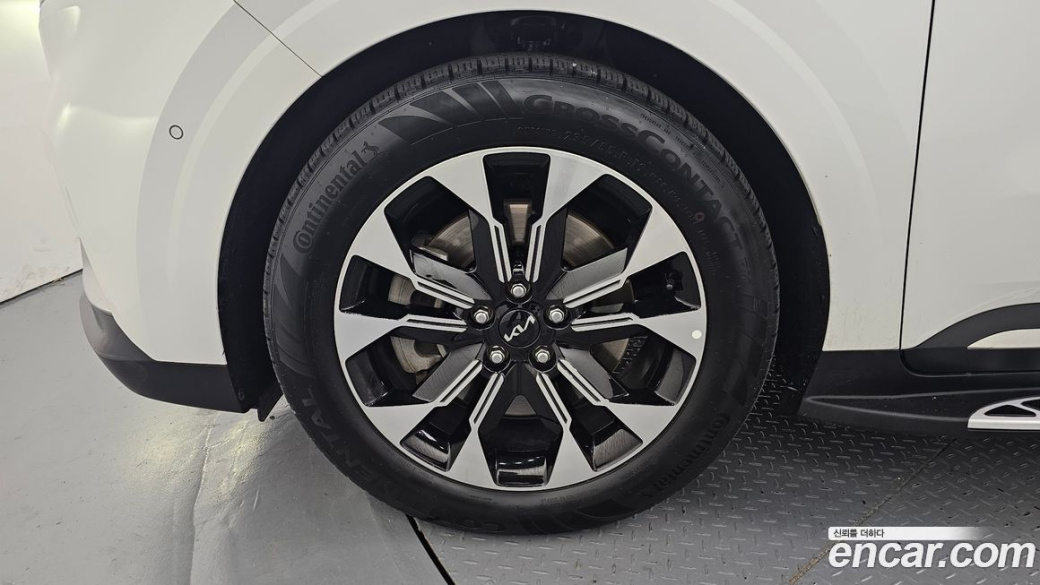 Kia Carnival 9-Seater Signature, 2023