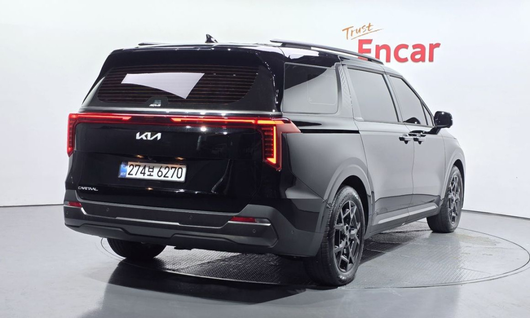 Kia Carnival 7-Seater Gravity, 2025