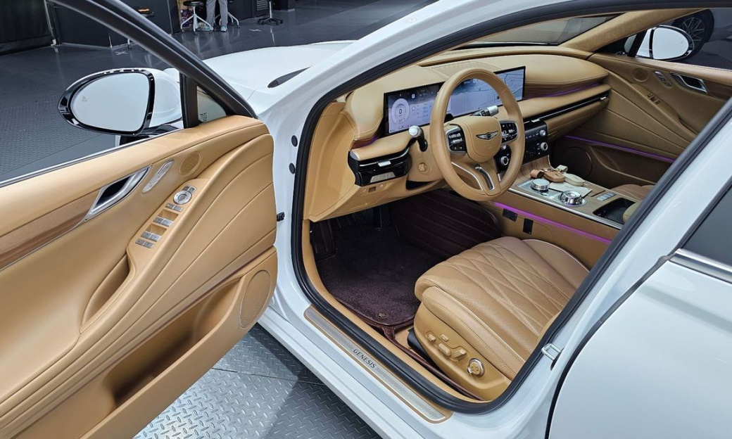 Genesis G80 Gasoline 2.5 Turbo AWD, 2025