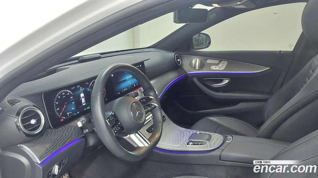 Mercedes-Benz E-Class E350 4MATIC AMG Line, 2022