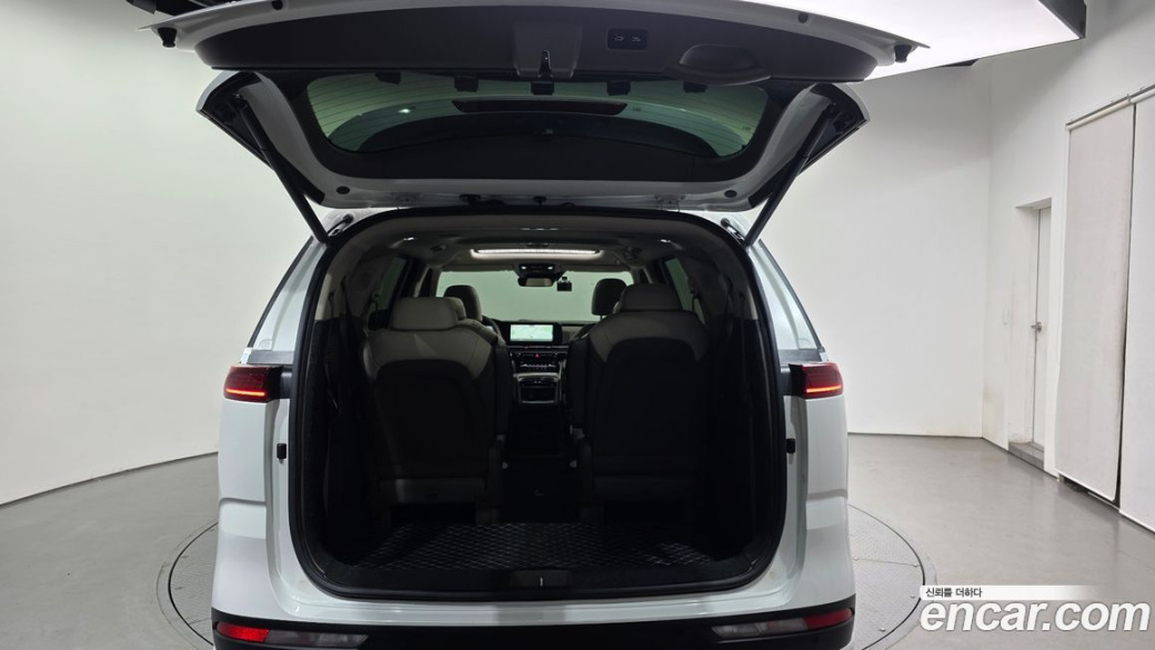 Kia Carnival 9-Seater Signature, 2022