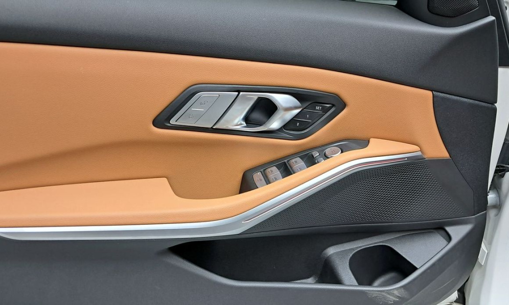 BMW 3-Series 320i, 2024