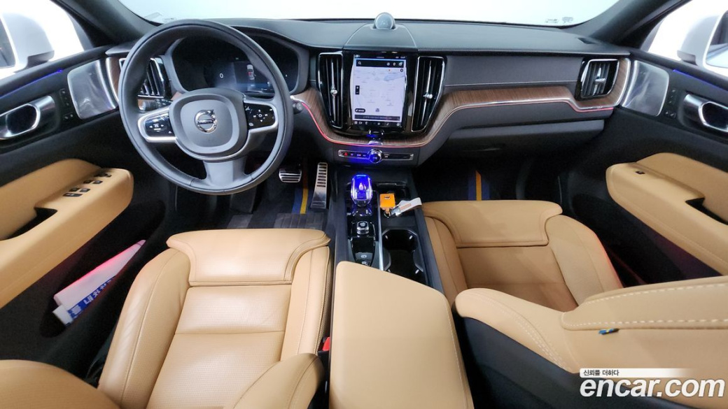 Volvo XC60 B5 Inscription, 2022