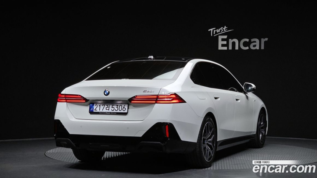 BMW 5-Series 520i M Sport, 2025
