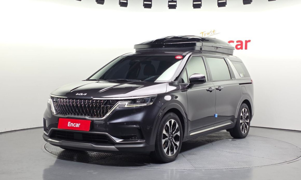 Kia Carnival 7-Seater Outdoor, 2022