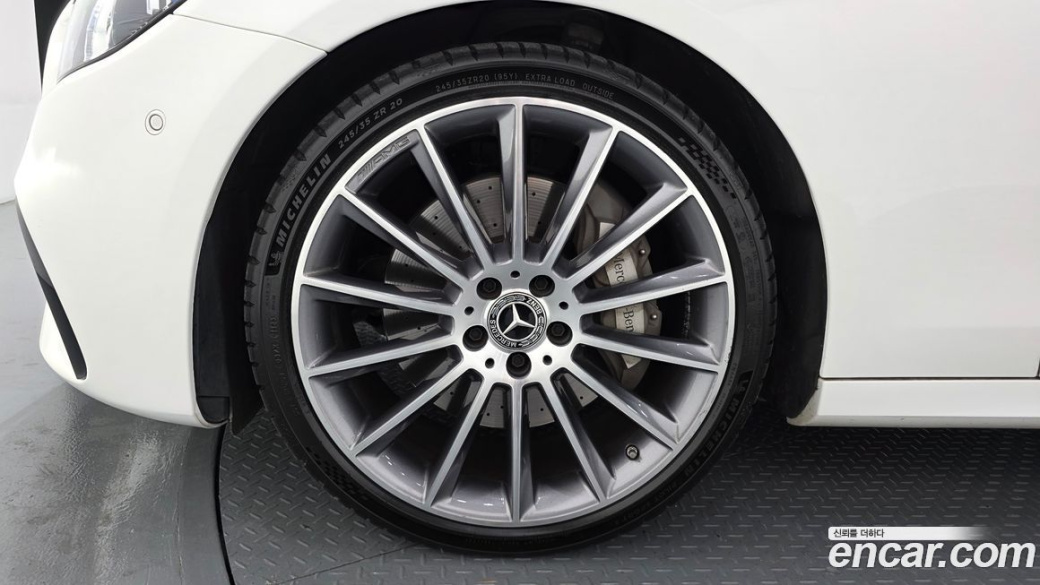 Mercedes-Benz E-Class E350 4MATIC AMG Line, 2022