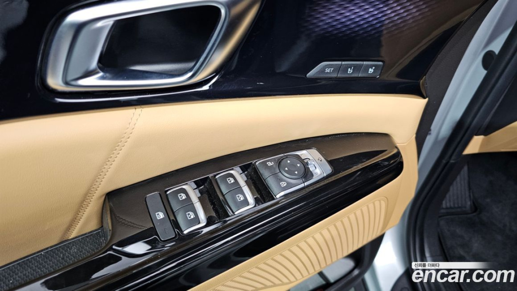 Kia Carnival 7-Seater Signature, 2023