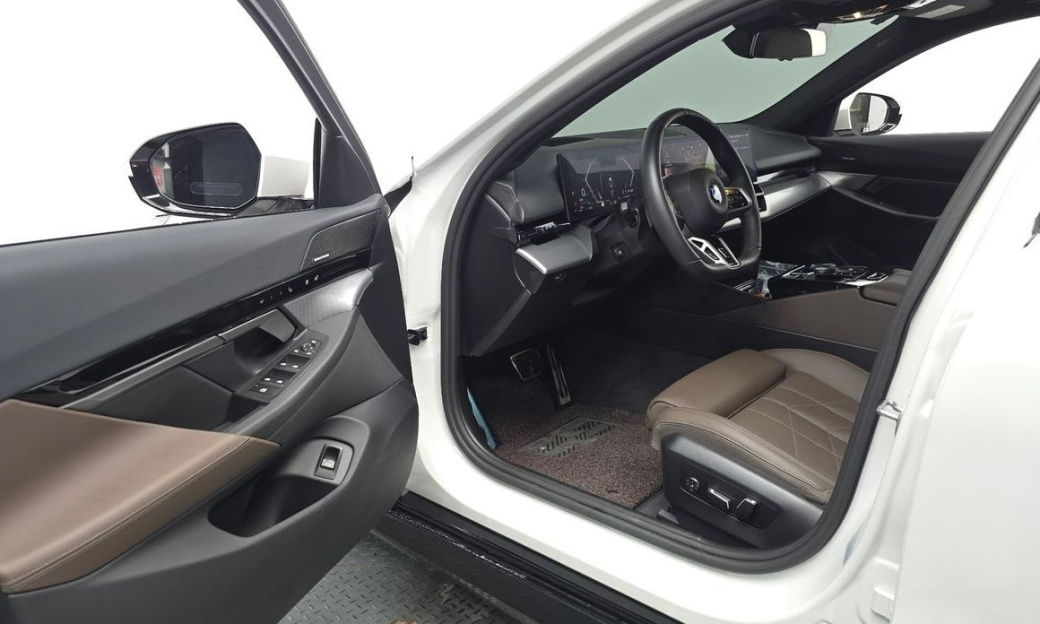 BMW 5-Series 520i M Sport, 2024