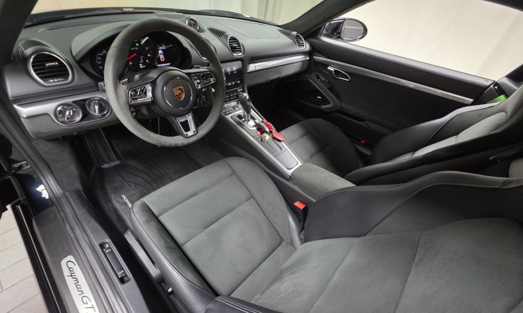 Porsche 718 4.0 GTS, 2024