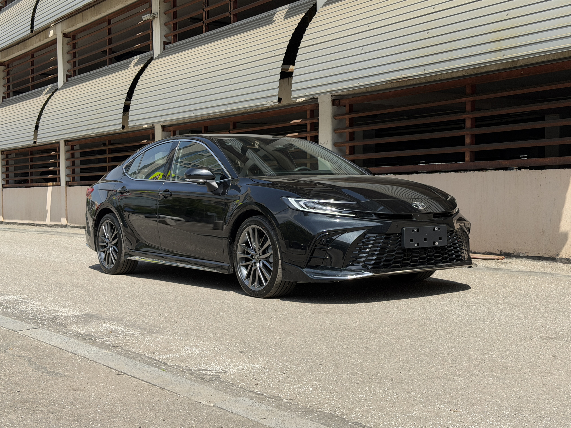 Toyota Camry 2.0 HEV