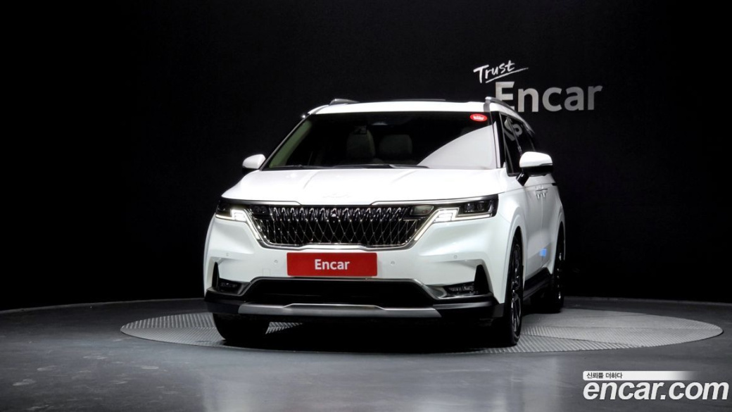 Kia Carnival 7-Seater Signature, 2023