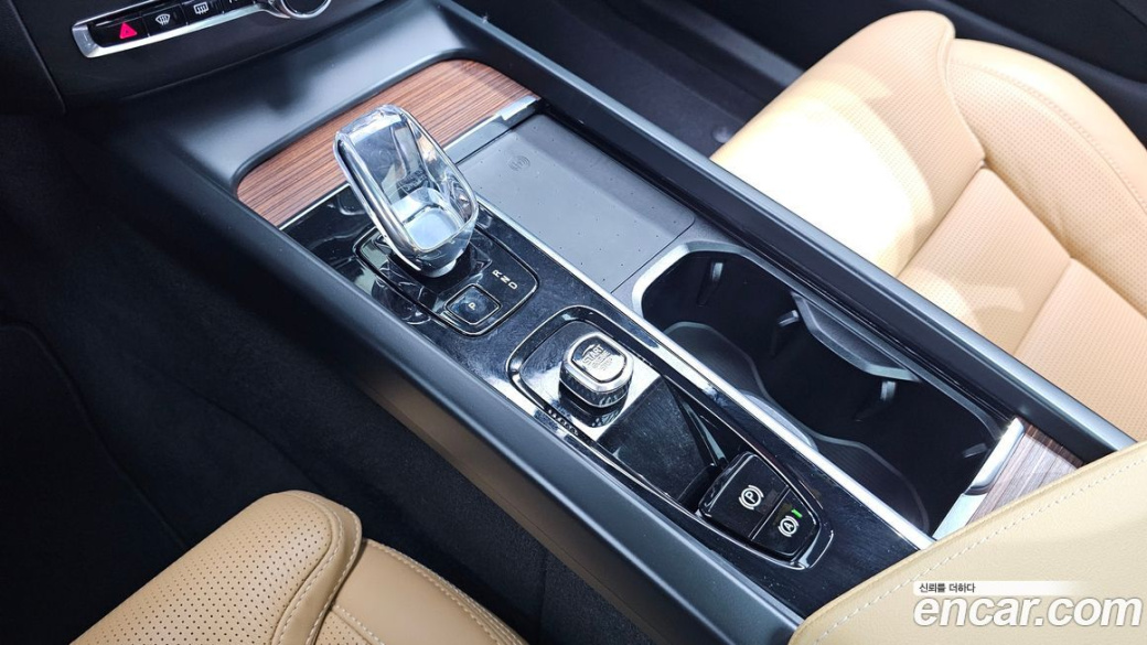 Volvo XC60 B6 Ultimate Bright, 2023