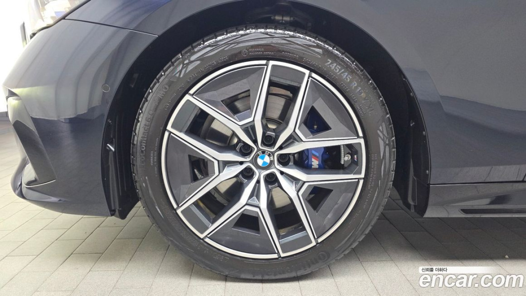 BMW 5-Series 520i M Sport, 2025