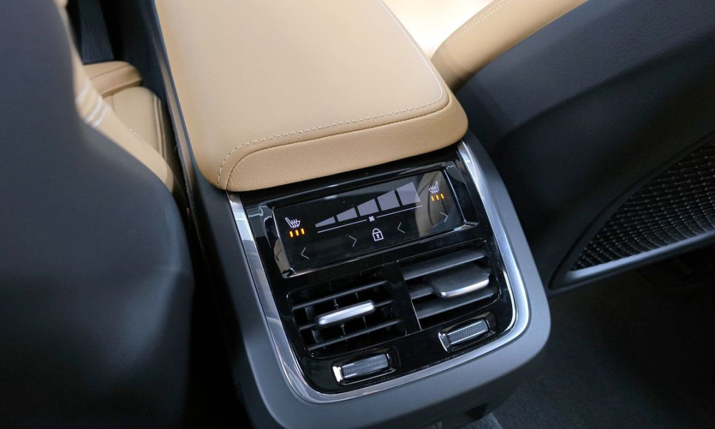 Volvo S60 B5 Ultimate Bright, 2024