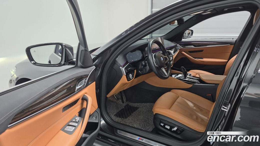 BMW 5-Series 520i M Sport, 2022