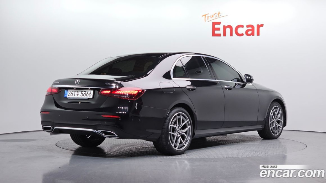 Mercedes-Benz E-Class E220d 4MATIC AMG Line, 2022