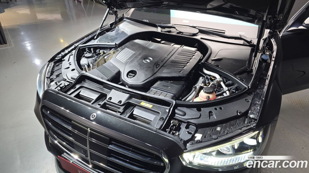 Mercedes-Benz S-Class S500L 4MATIC, 2023