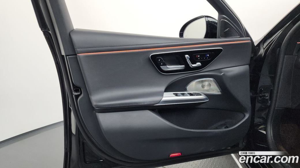 Mercedes-Benz E-Class E300 4MATIC AMG Line, 2024