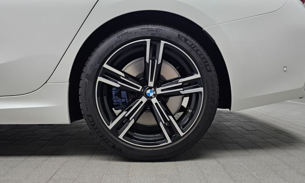 BMW 3-Series 320i M Sport, 2026