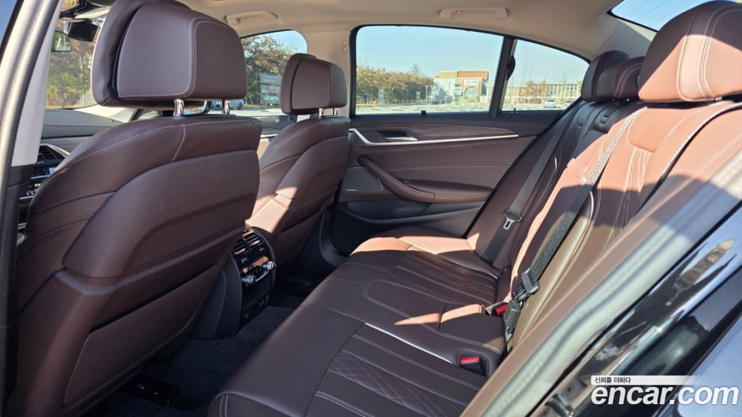 BMW 5-Series 530i xDrive Luxury, 2023
