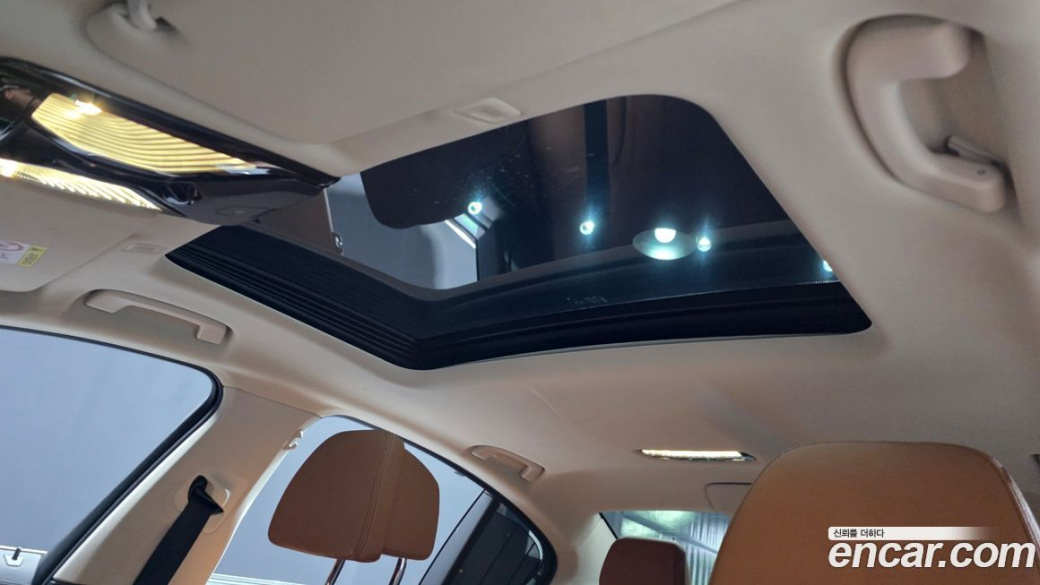 BMW 5-Series 520i Luxury, 2022