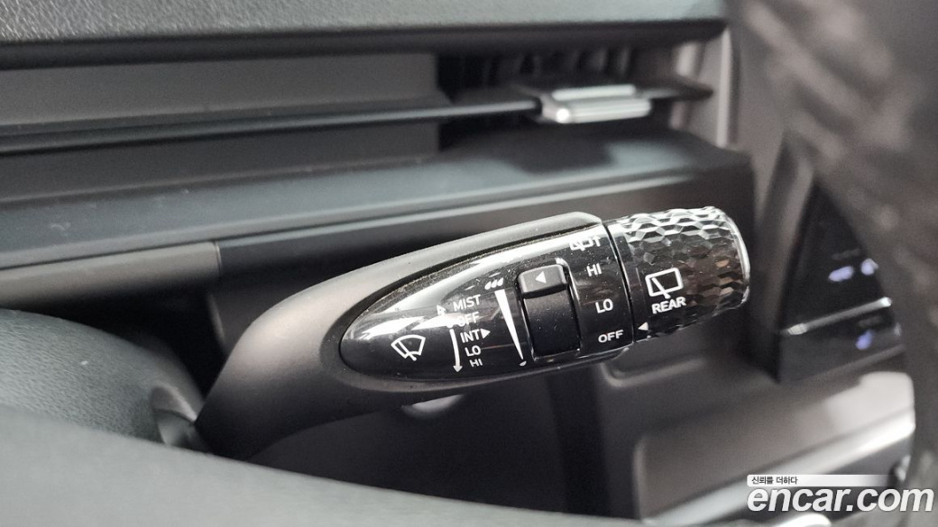 Hyundai Staria Tourer 11-Seater, 2024