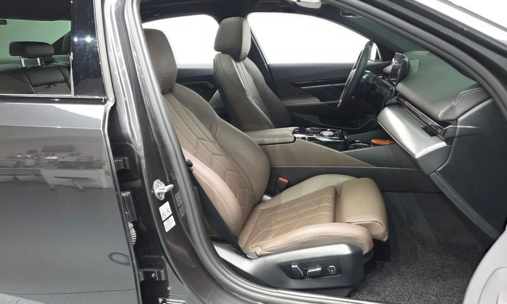 BMW 5-Series 520i M Sport, 2024