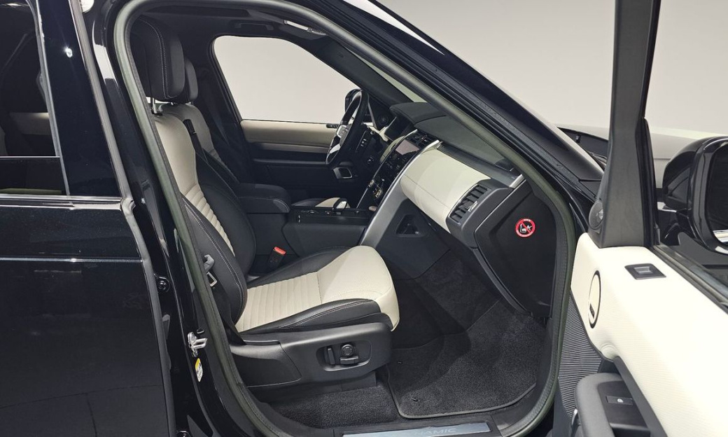 Land Rover Discovery P360 R-Dynamic SE, 2023