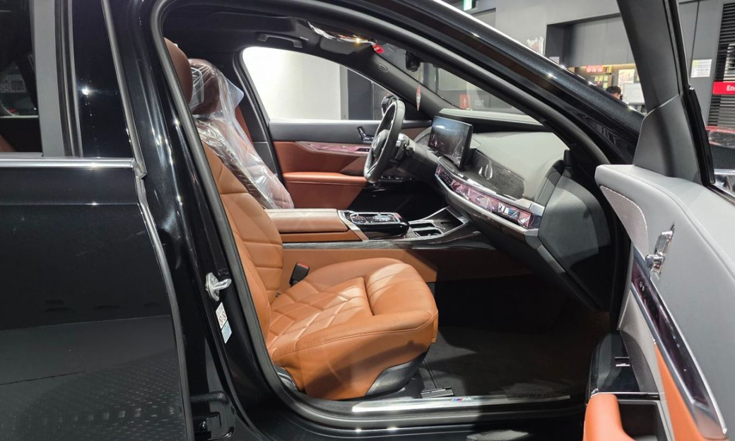BMW 7-Series 740i xDrive M Sport, 2024