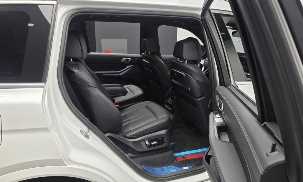 BMW X7 xDrive 40i Design Pure Excellence 6-Seater, 2024
