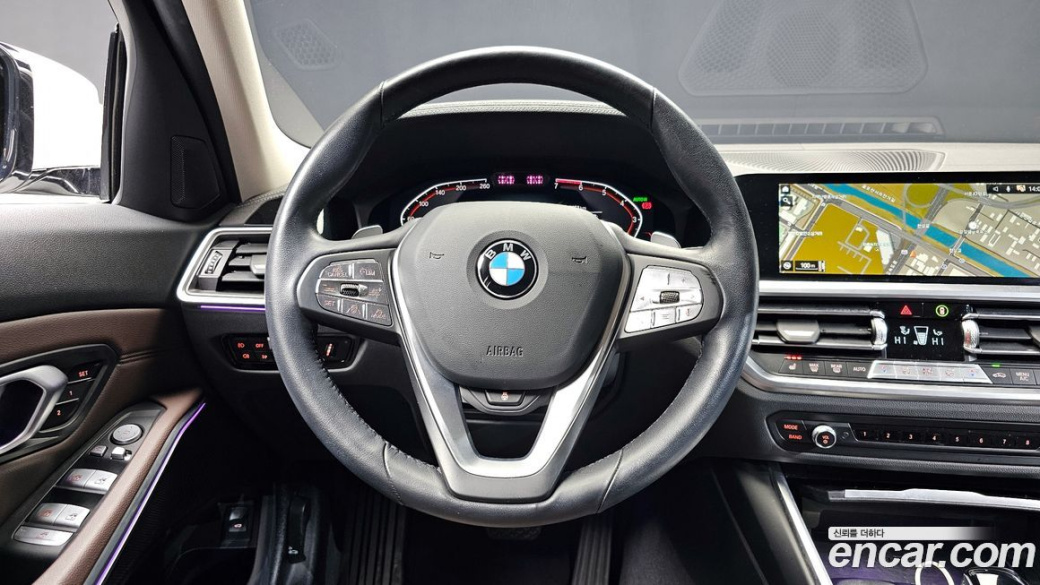 BMW 3-Series 320i Luxury, 2022