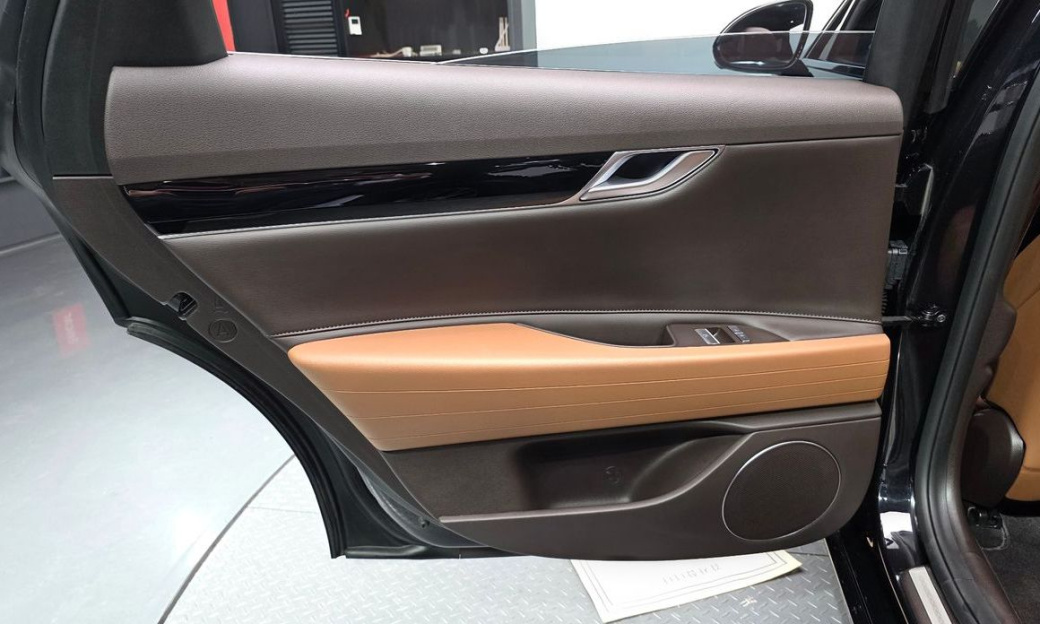 Genesis G80 Gasoline 2.5 Turbo AWD, 2024