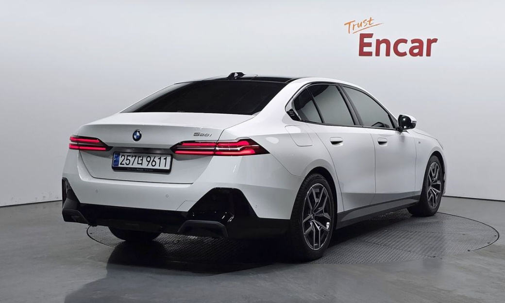 BMW 5-Series 520i M Sport, 2024