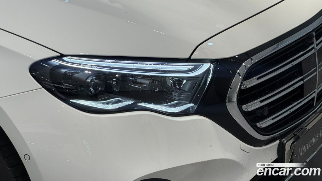 Mercedes-Benz E-Class E300 4MATIC Exclusive, 2025