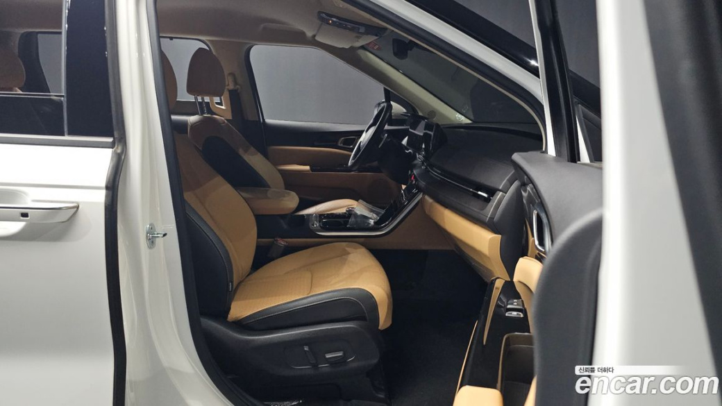 Kia Carnival 7-Seater Noblesse, 2023
