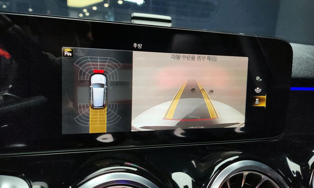 Mercedes-Benz GLB-Class AMG GLB35 4MATIC, 2023