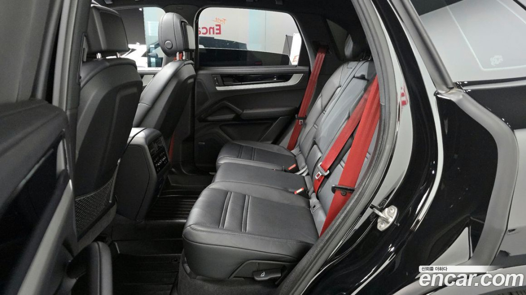 Porsche Cayenne 3.0, 2024