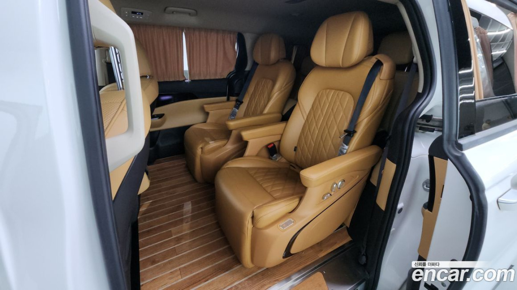 Kia Carnival 9-Seater Signature, 2023