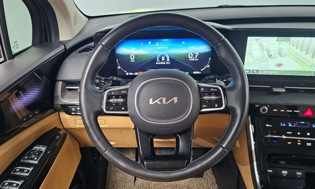 Kia Carnival 7-Seater Signature, 2023
